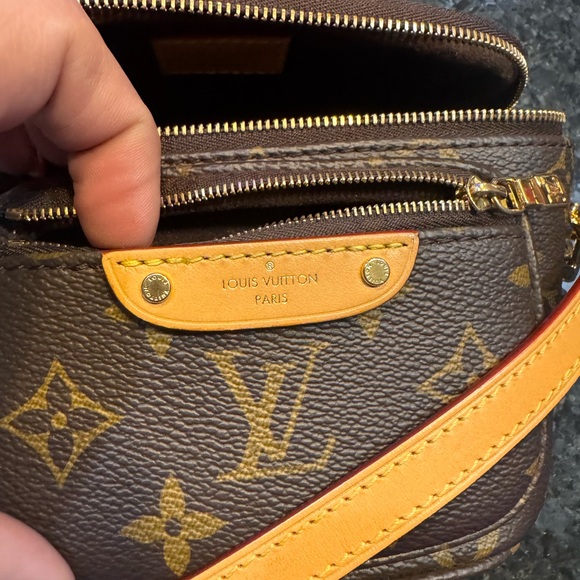 Louis Vuitton Mini Bum Bag - Picture 10 of 14